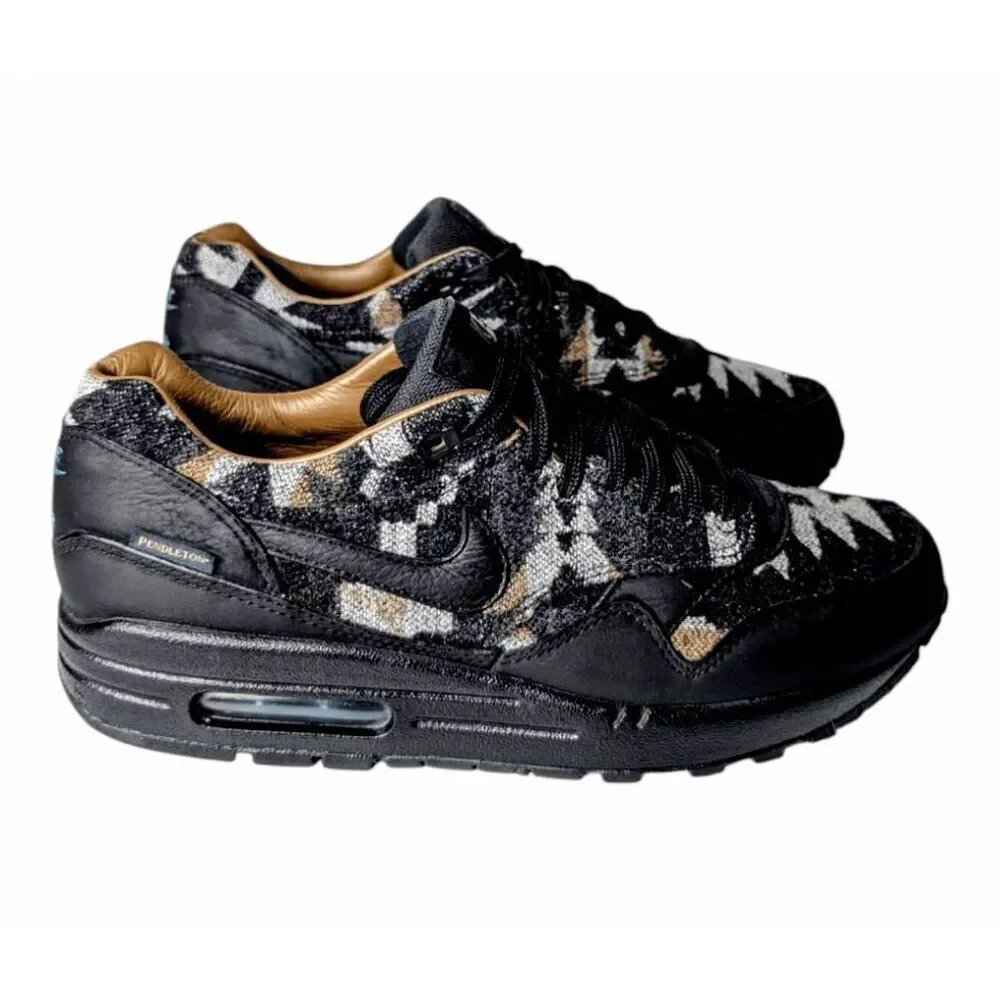 NIKE Air Max 1 QS 